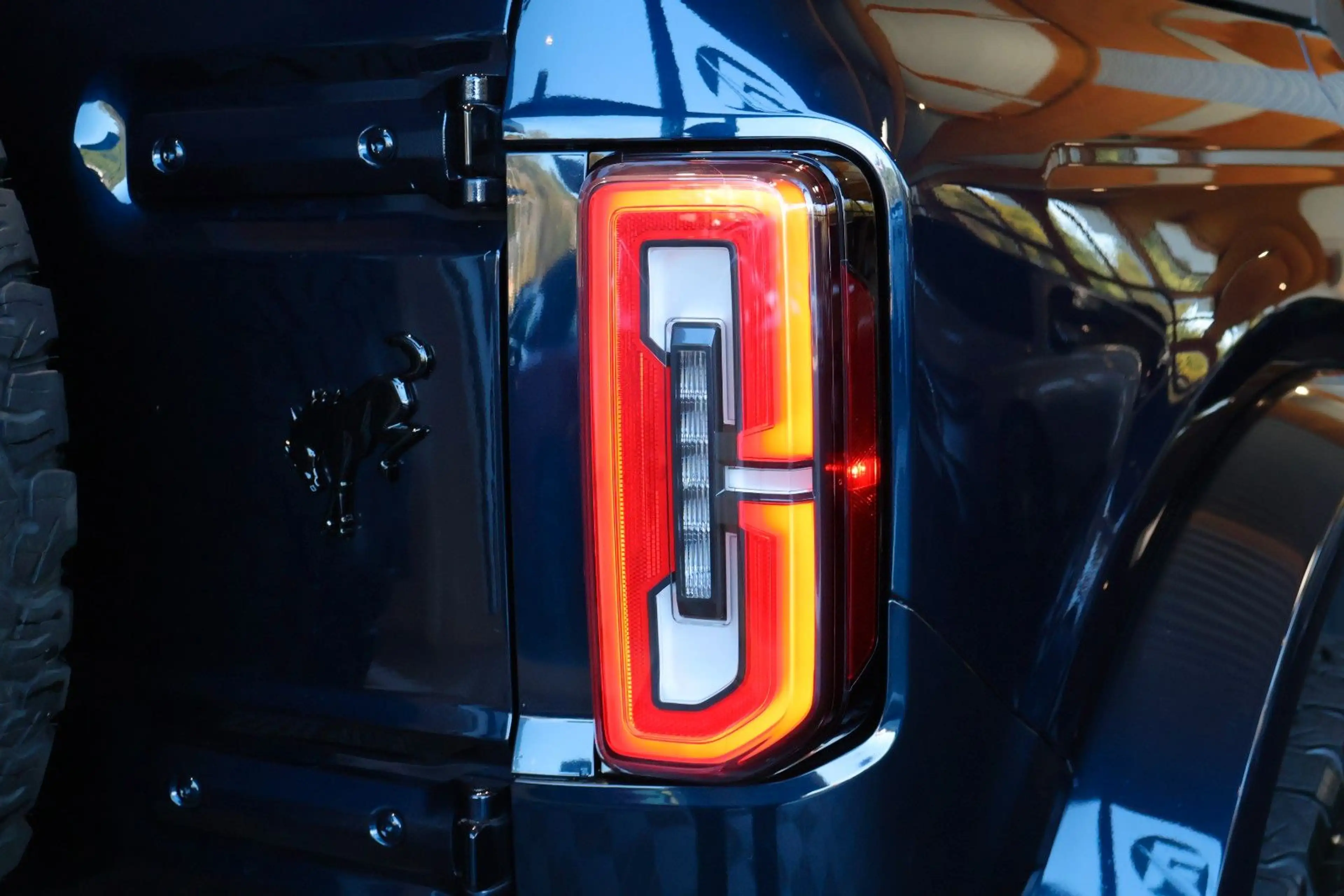 Ford Bronco OUTER BANKS 2.7L V6/4x4/360°/ACC/CARPLAY — photo 9