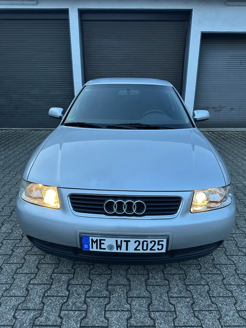 Audi A3 1.6 Ambiente - 2
