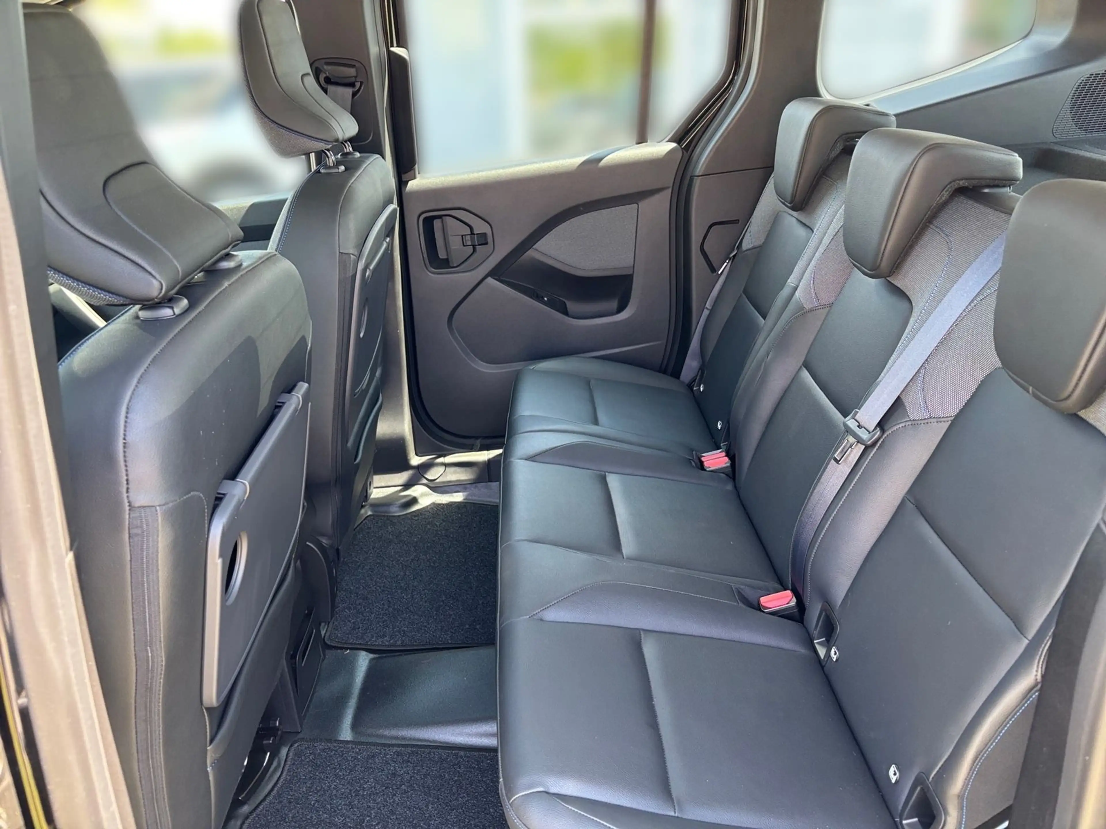 Nissan Townstar Kombi L1 DIG-T 130 6MT - N-Connecta — photo 11
