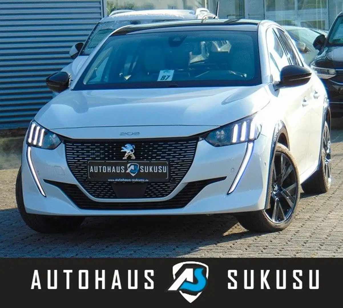 Peugeot 208 1.2 PureTech EAT8 GT Pack Weiß - 1