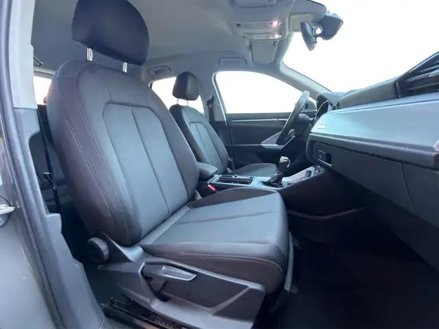 Audi Q3 view 12