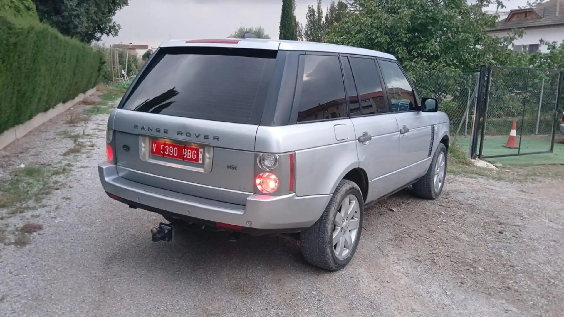 Land Rover Range Rover 3.6TdV8 HSE Aut. Gris - 2