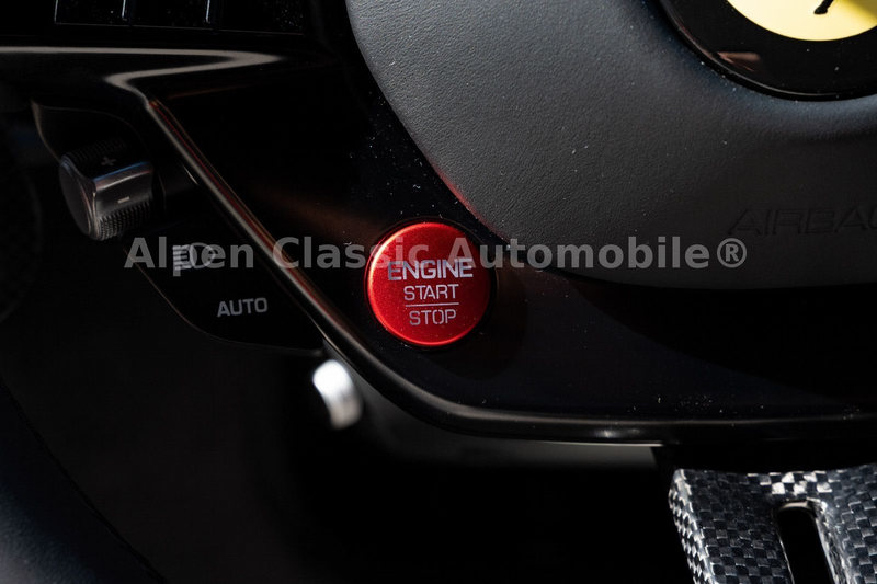 Ferrari Amalfi Carbon, Passenger Display, 360 Grad — photo 10