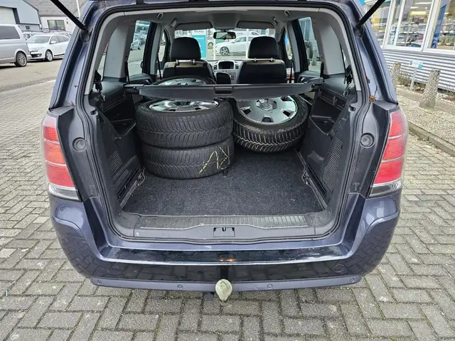 Opel Zafira view 16