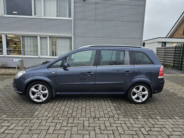 Opel Zafira view 6