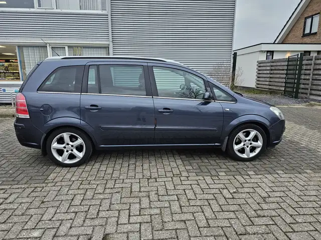 Opel Zafira view 7