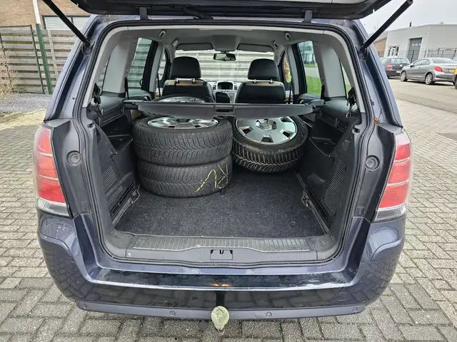 Opel Zafira view 24