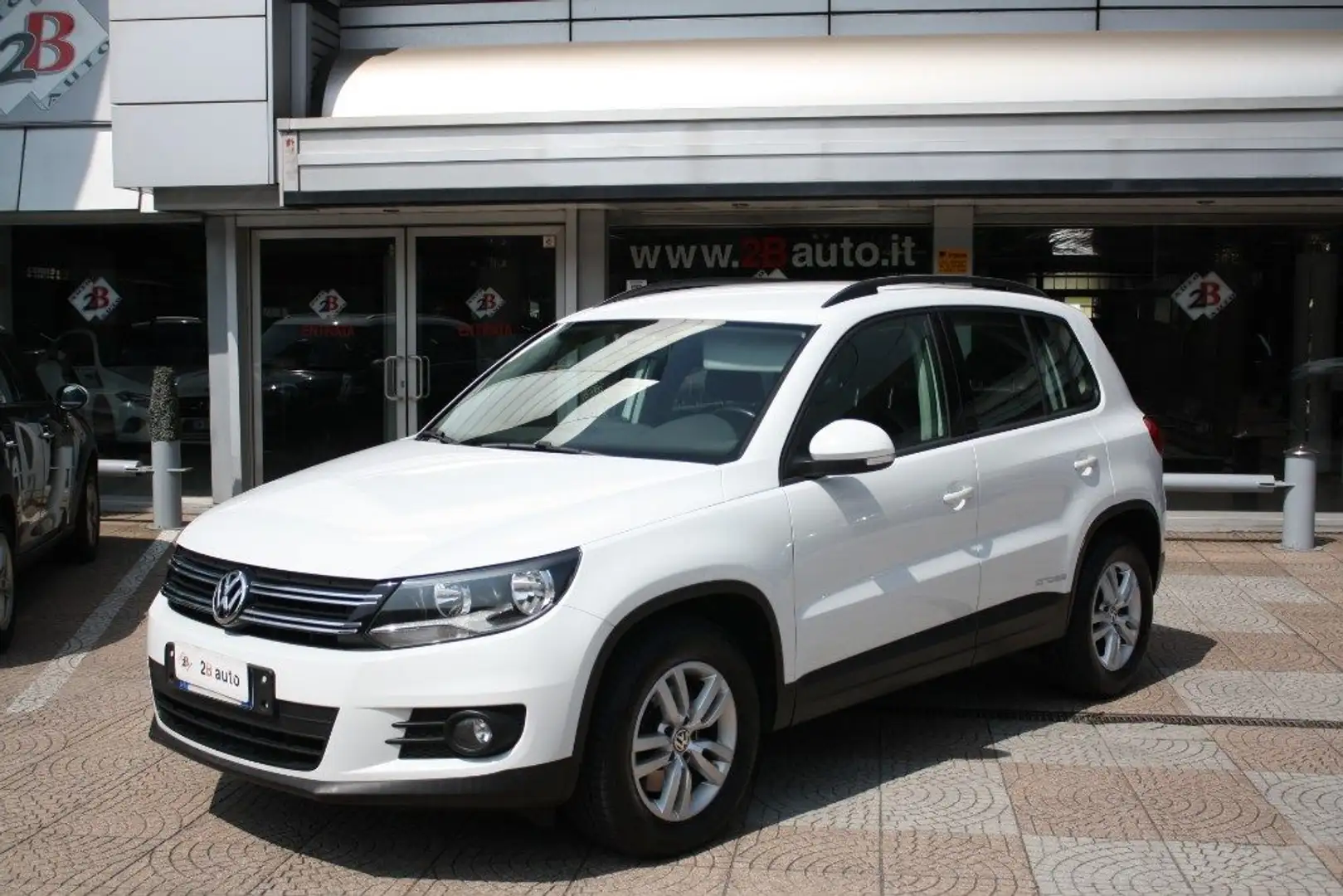 Volkswagen Tiguan 2.0 TDI 110 CV Cross BlueMotion Technology Bianco - 1