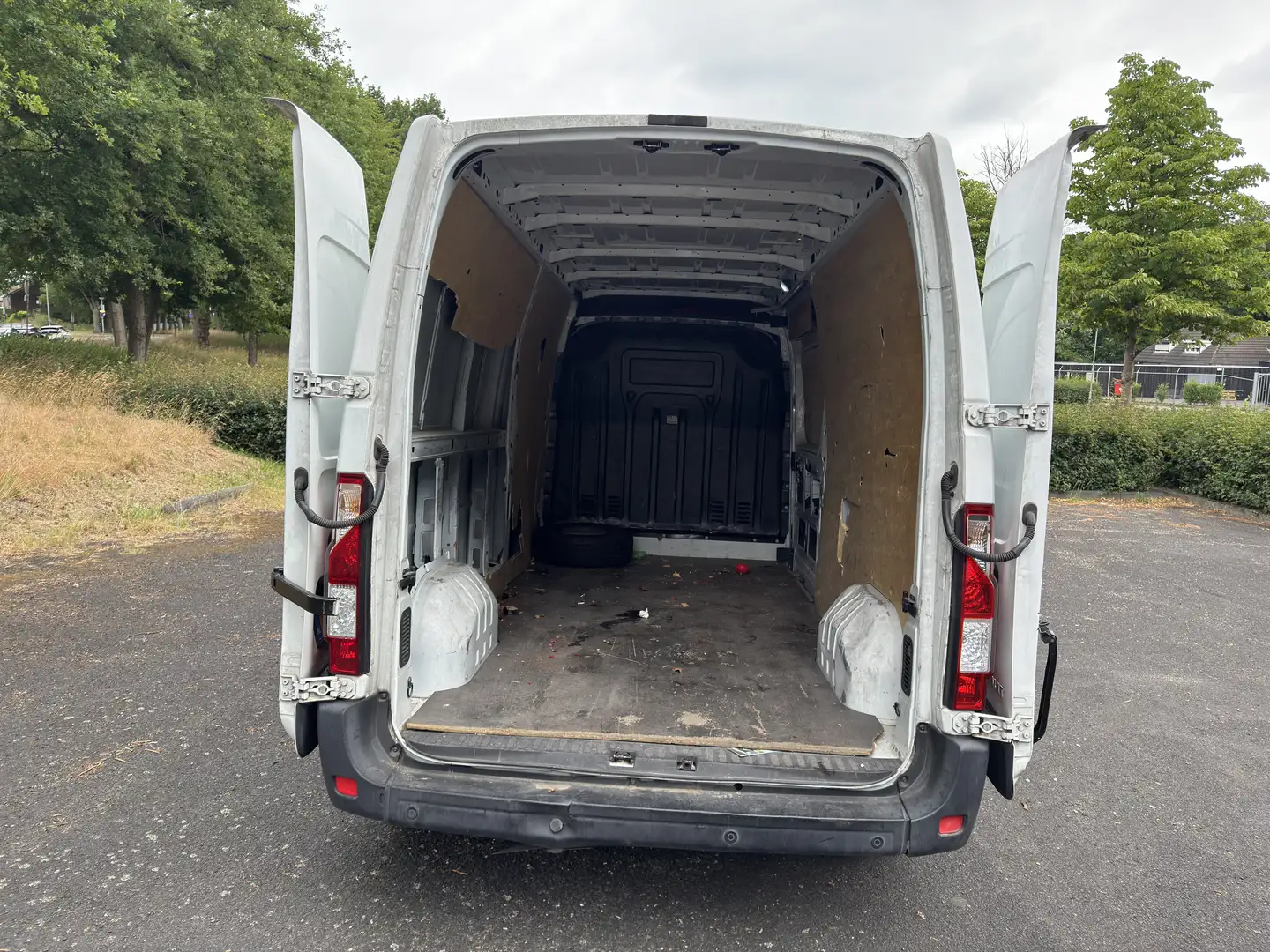 Renault Master dCi 125 FAP L3H2 2WD VA - 2