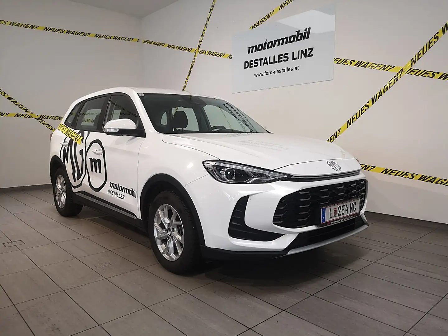 MG ZS + 1.5 Standard *Vorführwagen* Weiß - 1