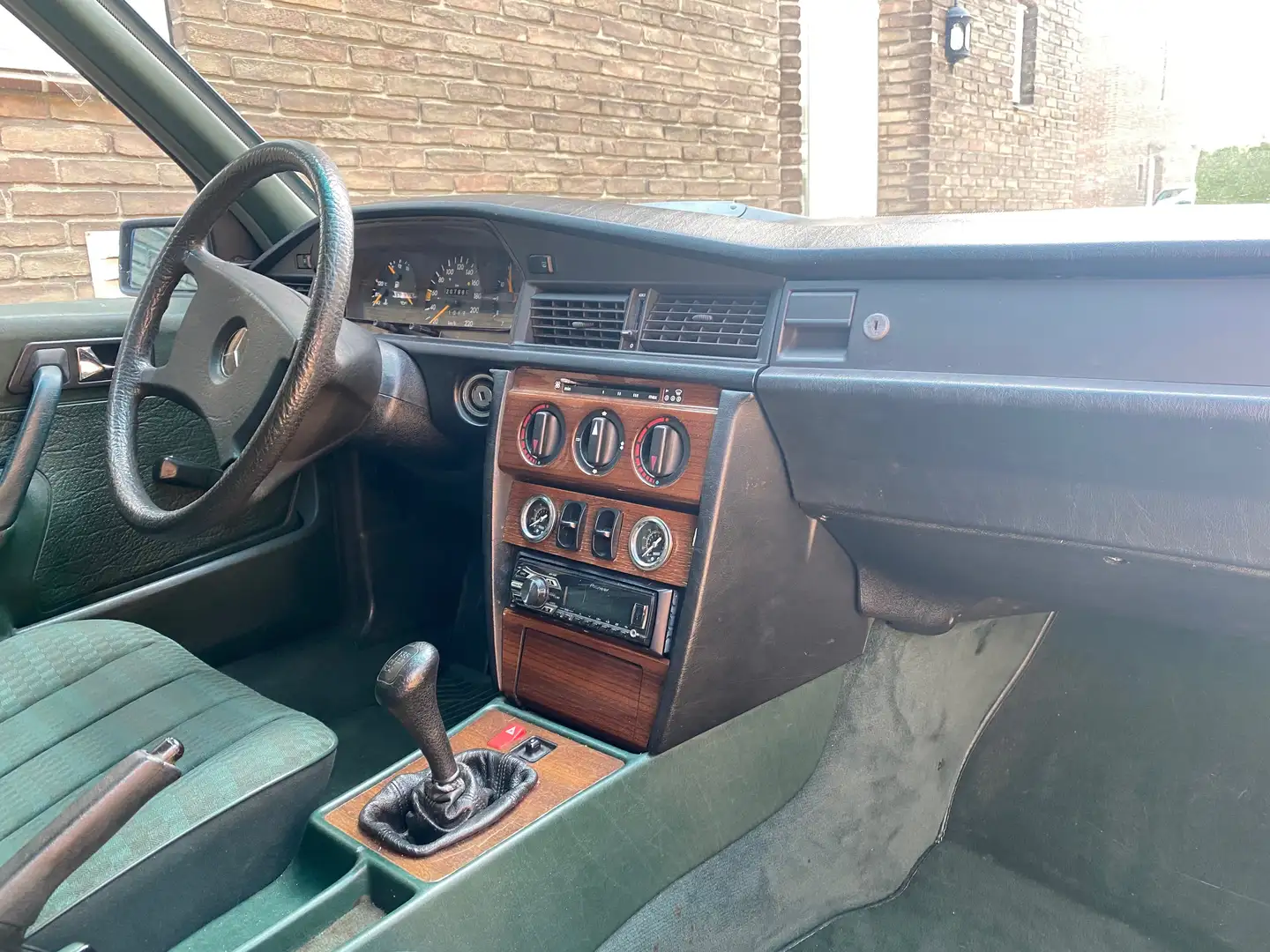 Mercedes-Benz 190 E Groen - 2