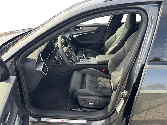 Audi S6 view 4