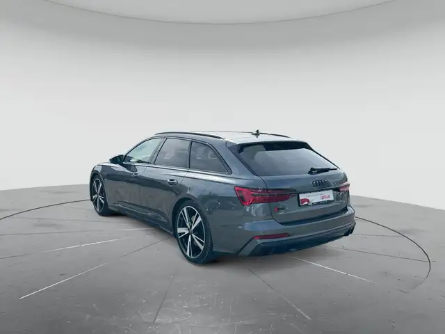Audi S6 view 3