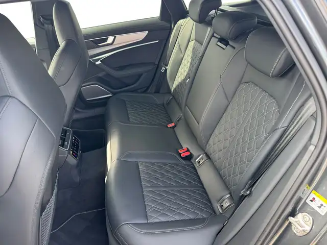 Audi S6 view 10