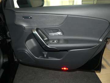 Bild 24 Mercedes-Benz A 180 PROGRESSIVE LINE ADVANCED, HOLZ LINDE, RFK, LED.