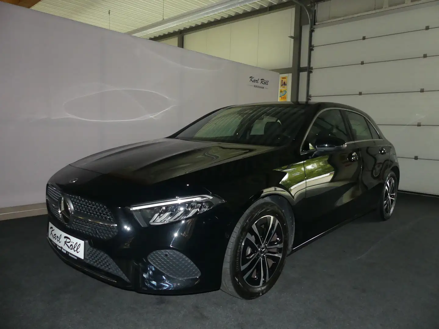 Mercedes-Benz A 180 PROGRESSIVE LINE ADVANCED, HOLZ LINDE, RFK, LED. Schwarz - 1