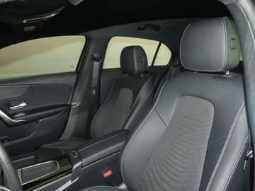 Bild 7 Mercedes-Benz A 180 PROGRESSIVE LINE ADVANCED, HOLZ LINDE, RFK, LED.