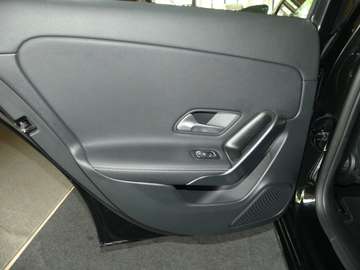 Bild 9 Mercedes-Benz A 180 PROGRESSIVE LINE ADVANCED, HOLZ LINDE, RFK, LED.