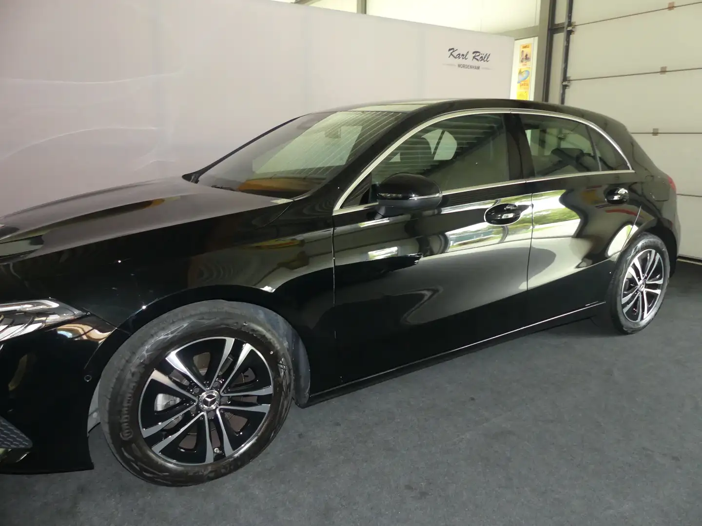 Mercedes-Benz A 180 PROGRESSIVE LINE ADVANCED, HOLZ LINDE, RFK, LED. Schwarz - 2