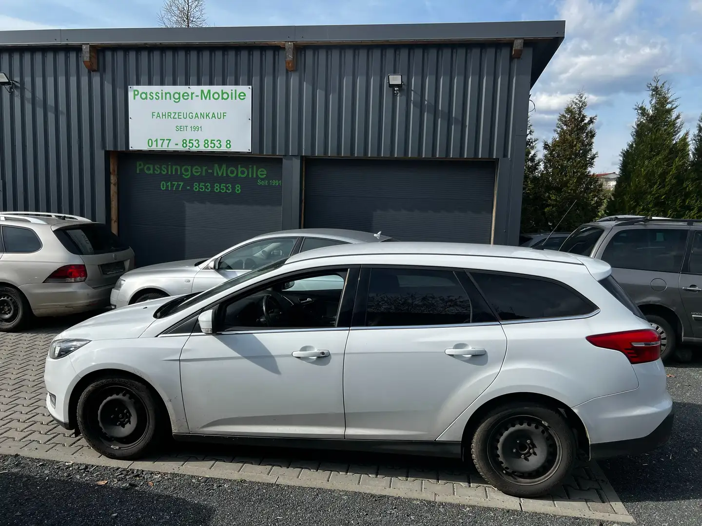 Ford Focus Turnier 1.5 TDCi DPF Aut. Titanium-Navi-Sitzh- Weiß - 1