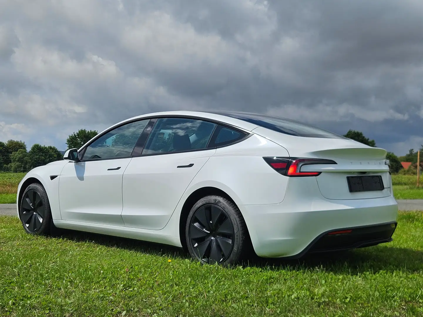 Tesla Model 3 LR AWD Highland + AHK + EAP 03.2024!!! Weiß - 2