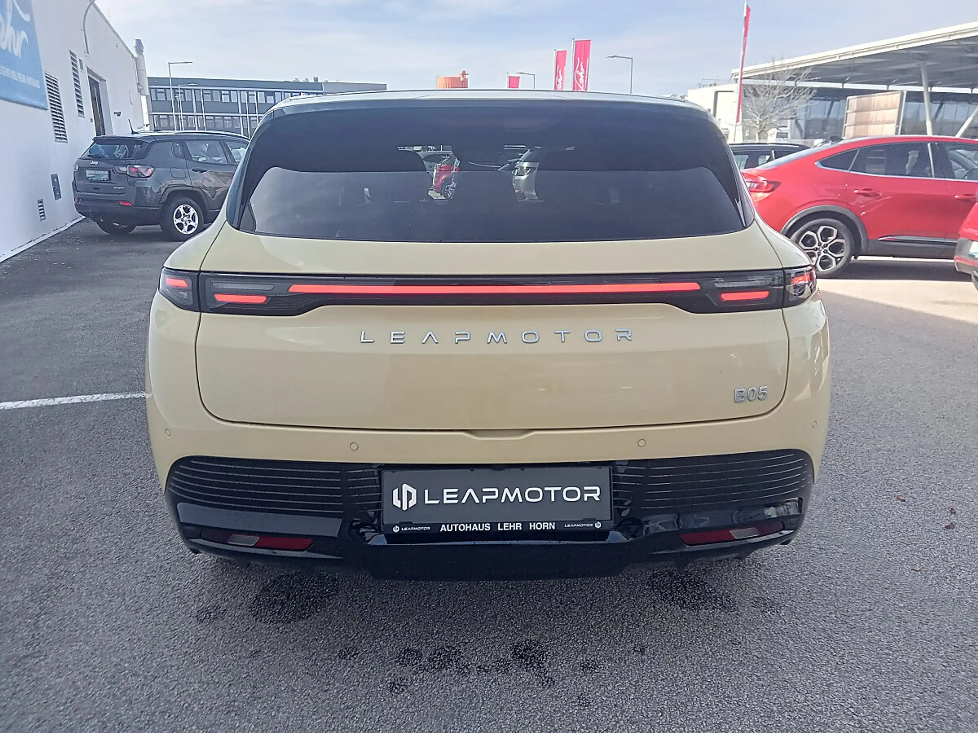 Leapmotor B05 67,1kWh Design Pro Max — photo 3