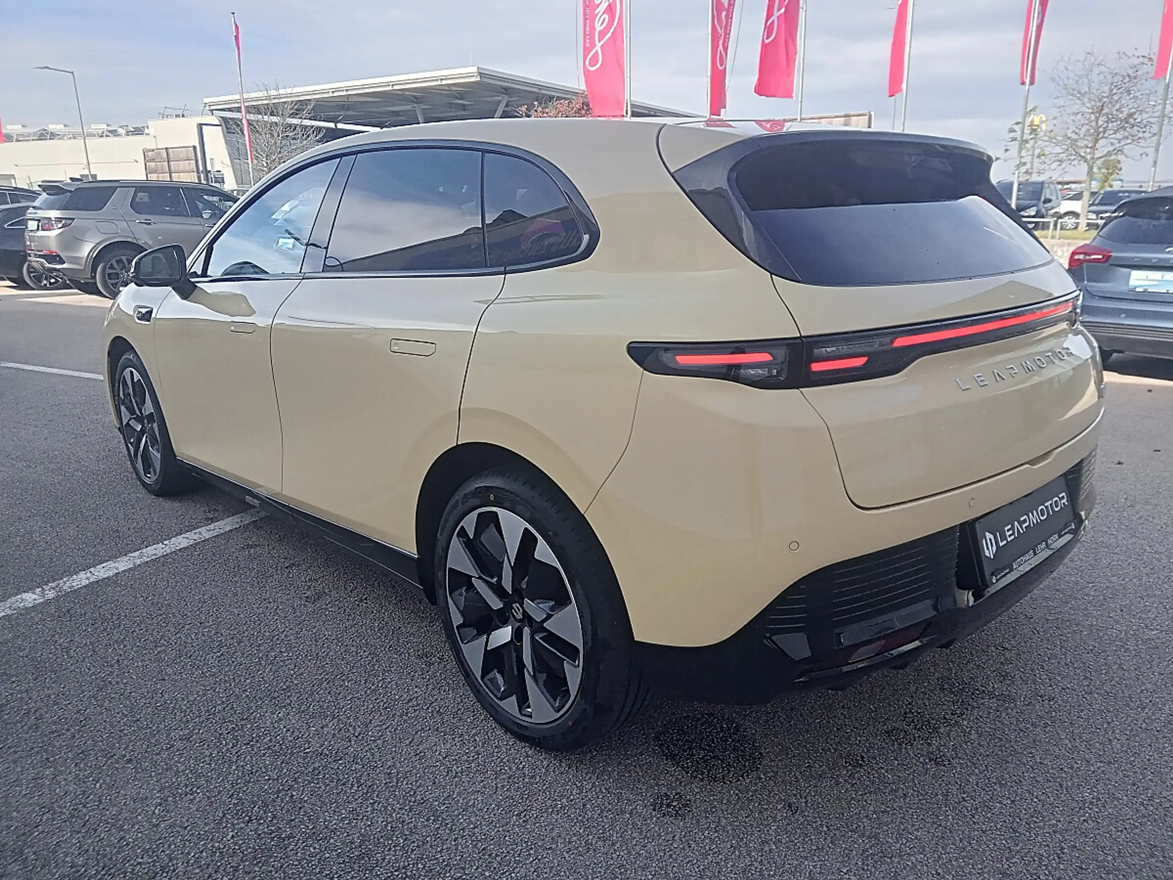 Leapmotor B05 67,1kWh Design Pro Max — photo 4