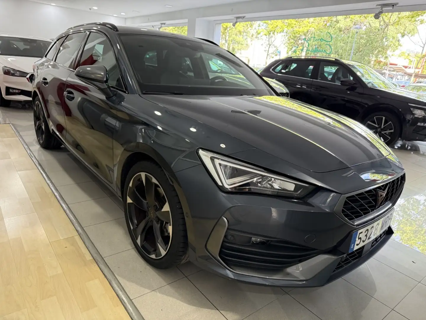 CUPRA Leon 1.5 ETSI Tech Edition DSG 110Kw Grijs - 1