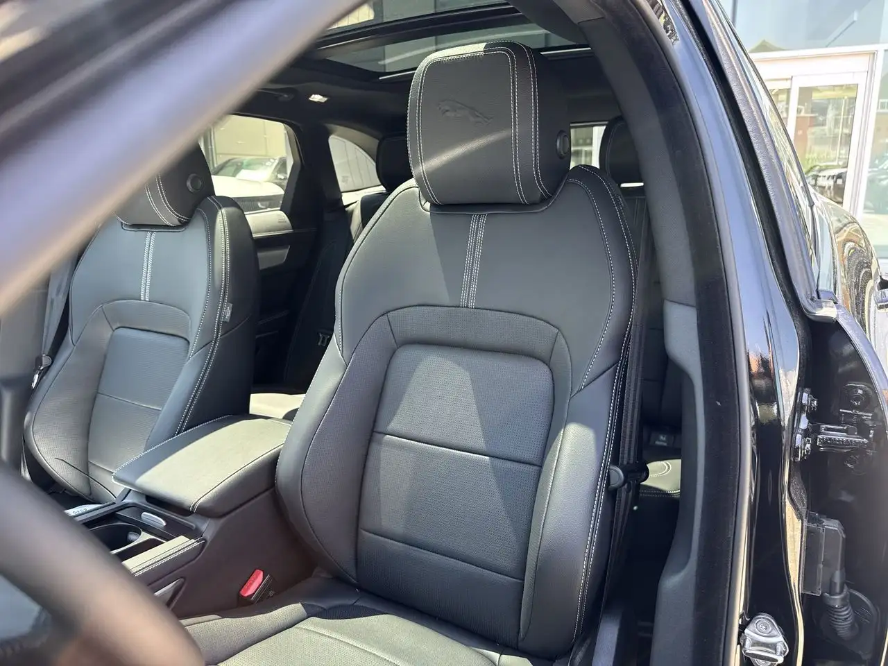 Jaguar F-Pace снимка Jaguar F-Pace