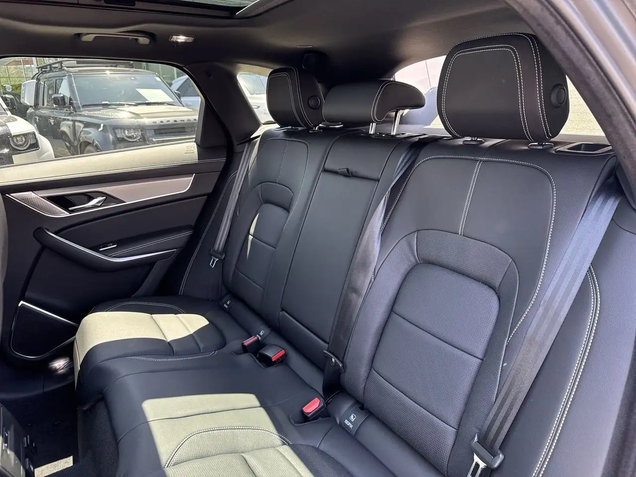 Jaguar F-Pace снимка Jaguar F-Pace