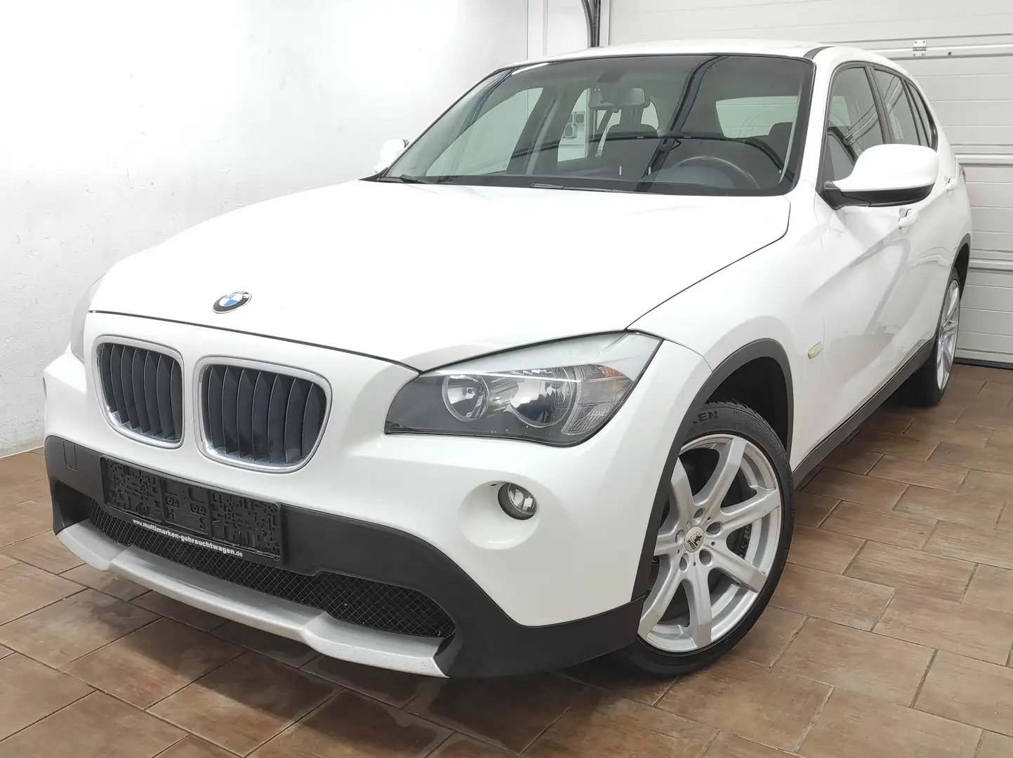 BMW X1 18 i sDrive KLIMA 6-GANG RADIO CD EURO-5 Weiß - 2