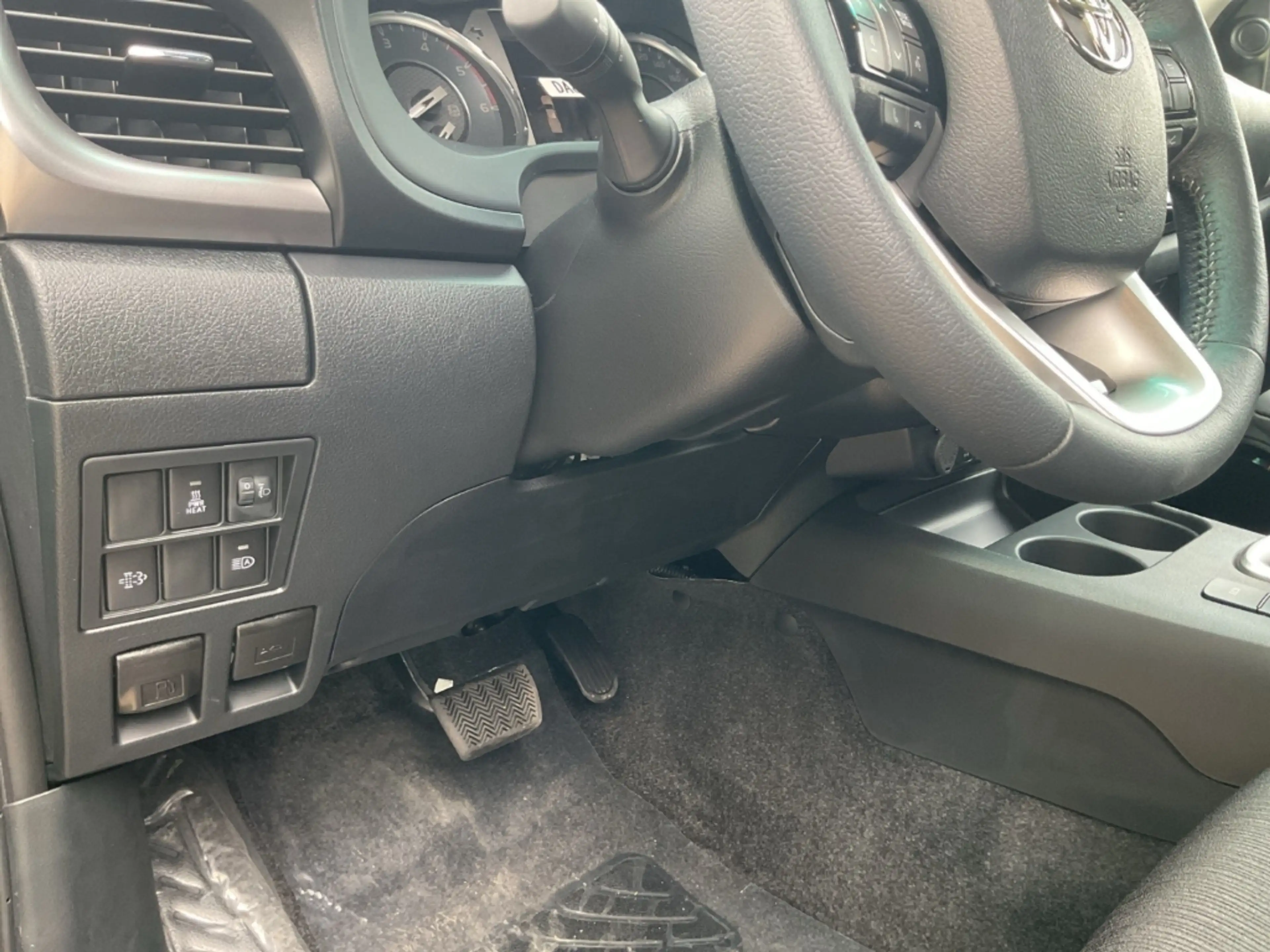 Toyota Hilux Extra Cab Comfort 4x4 Navi Sperrdiff. Apple CarPla — photo 10