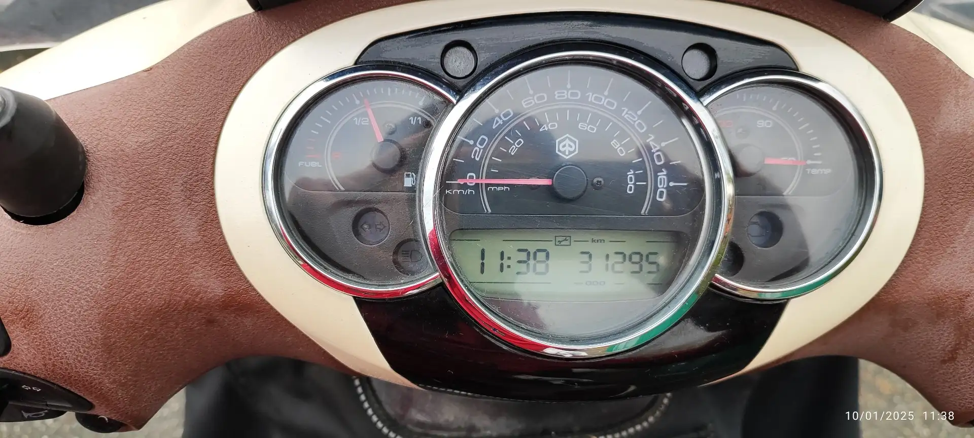 Piaggio Beverly 300 I.E. Beige - 2