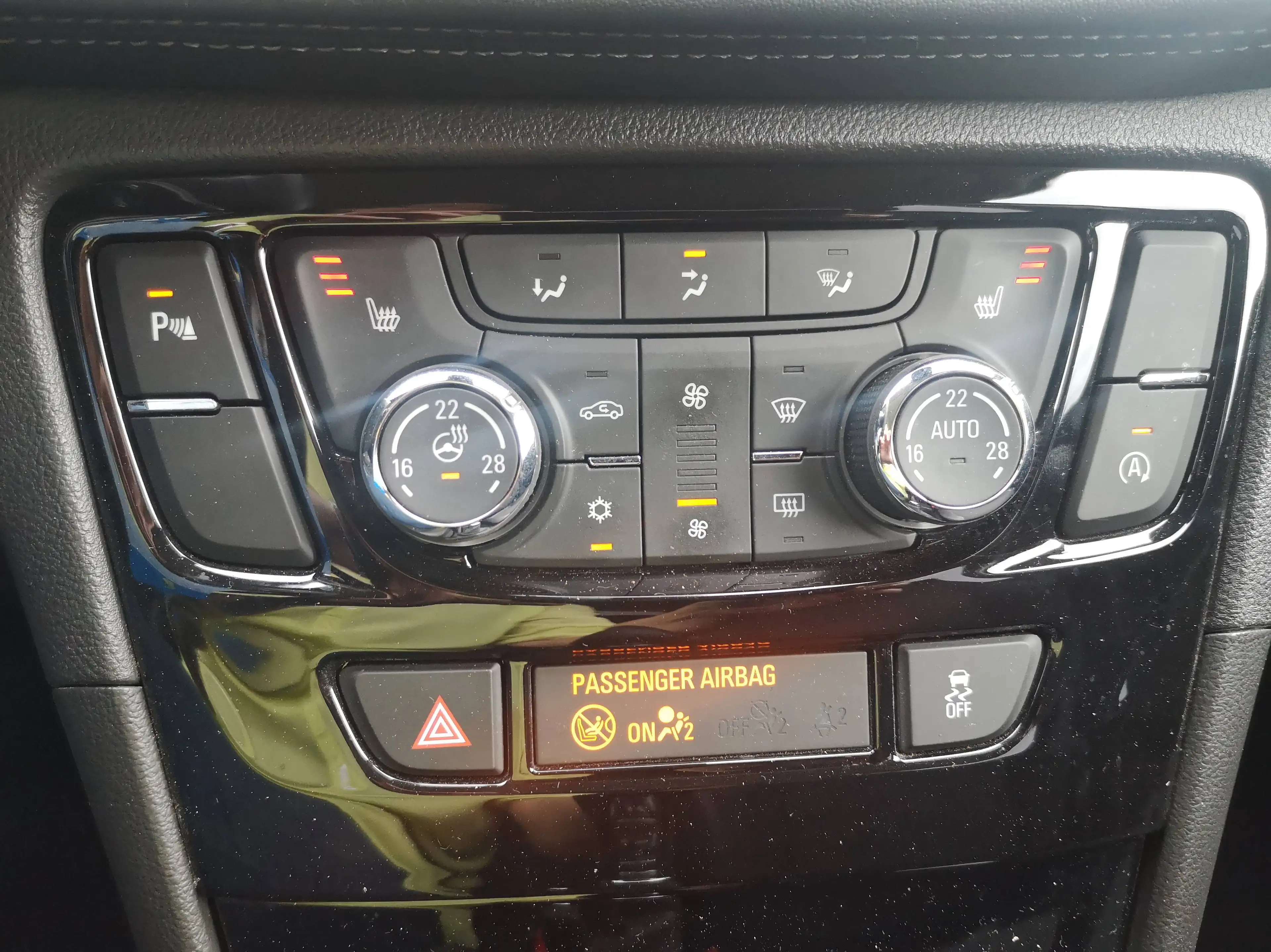 Opel Mokka X Innovation S/S-Winterpaket, Rückfahrkamera, Bi-LED-Scheinwerfer — photo 14