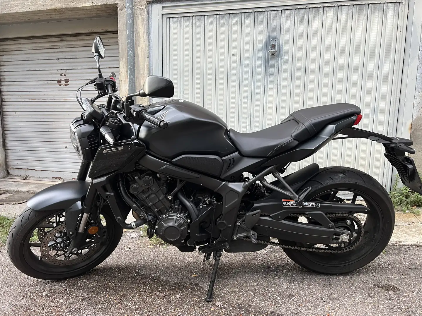 Honda CB 650 R Total Black Negro - 1