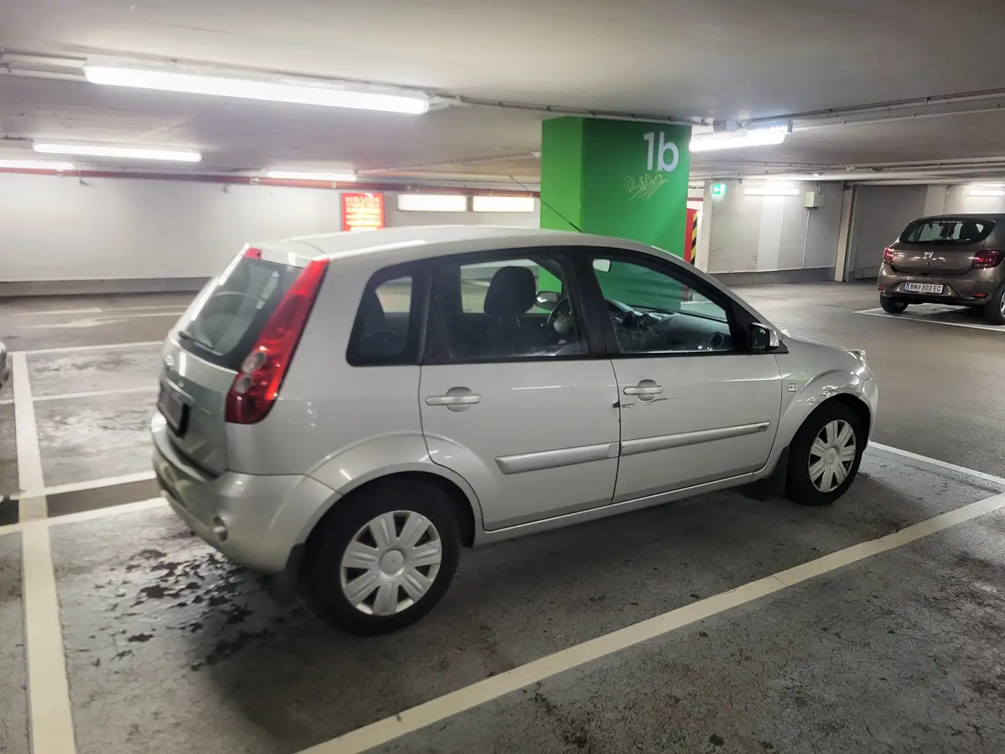 Ford Fiesta Fifty 1,4 TDCi Grau - 2