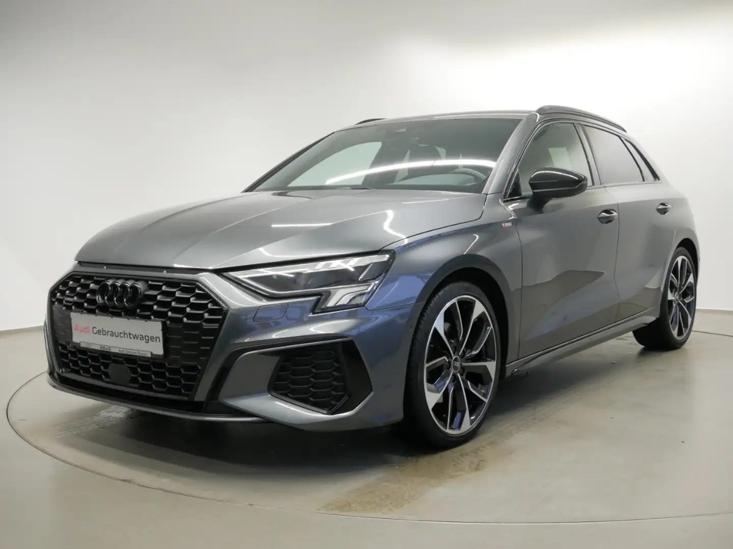 Audi A3 Sportback 40 TFSI quattro S tro. S line LED AHK vi Grigio - 2