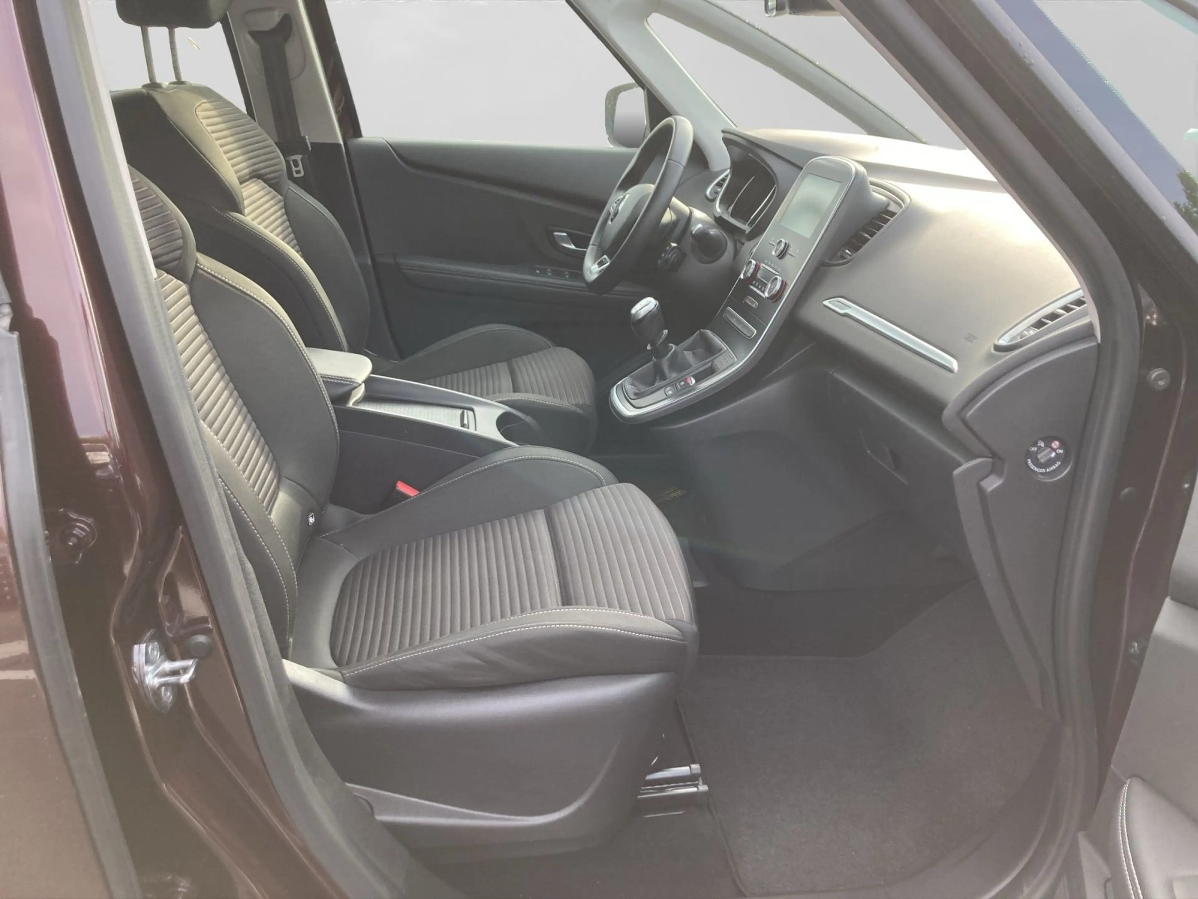 Renault Scenic 1.3 TCe 140 ZEN LM20 DAB — photo 4