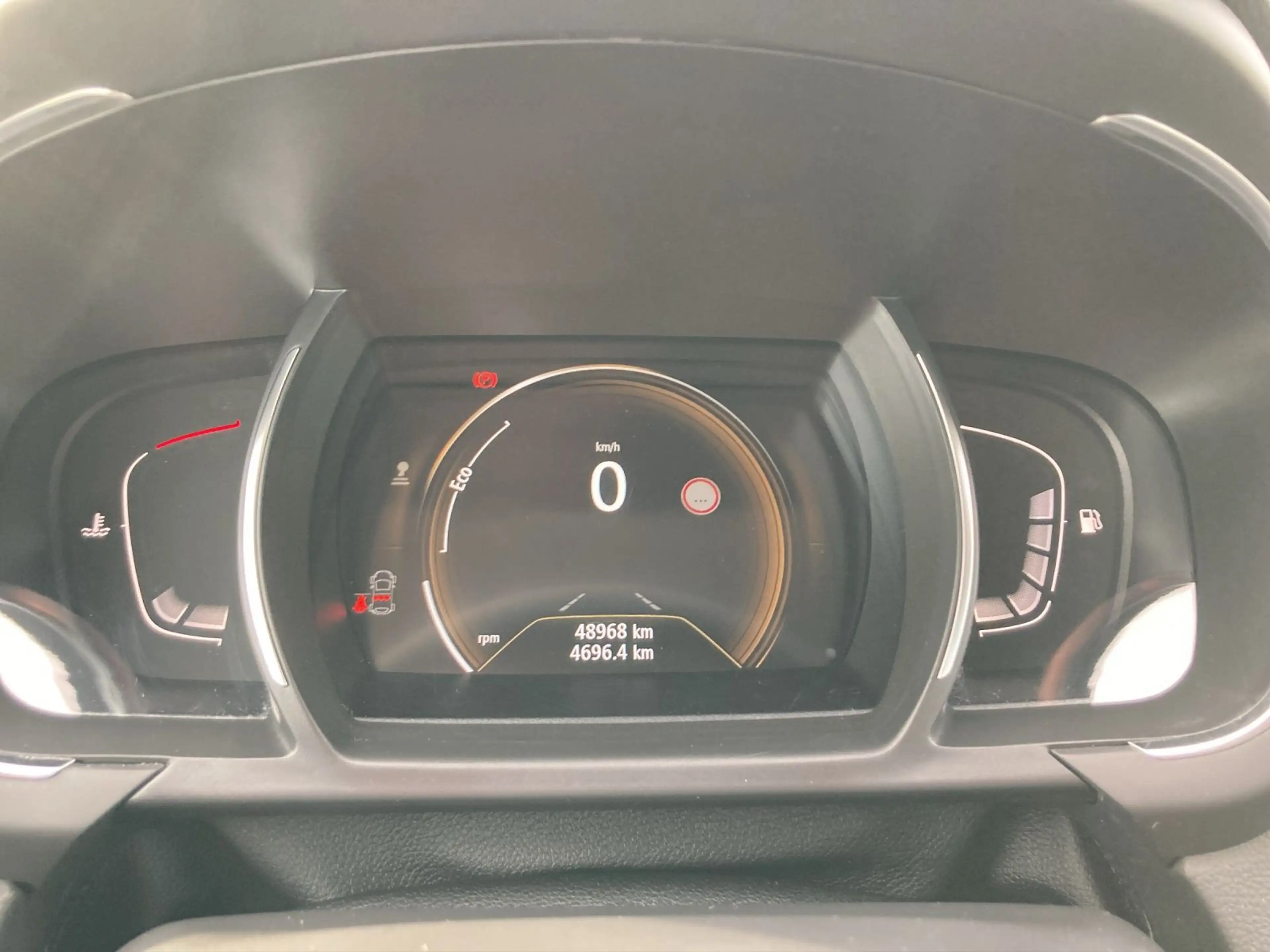 Renault Scenic 1.3 TCe 140 ZEN LM20 DAB — photo 10