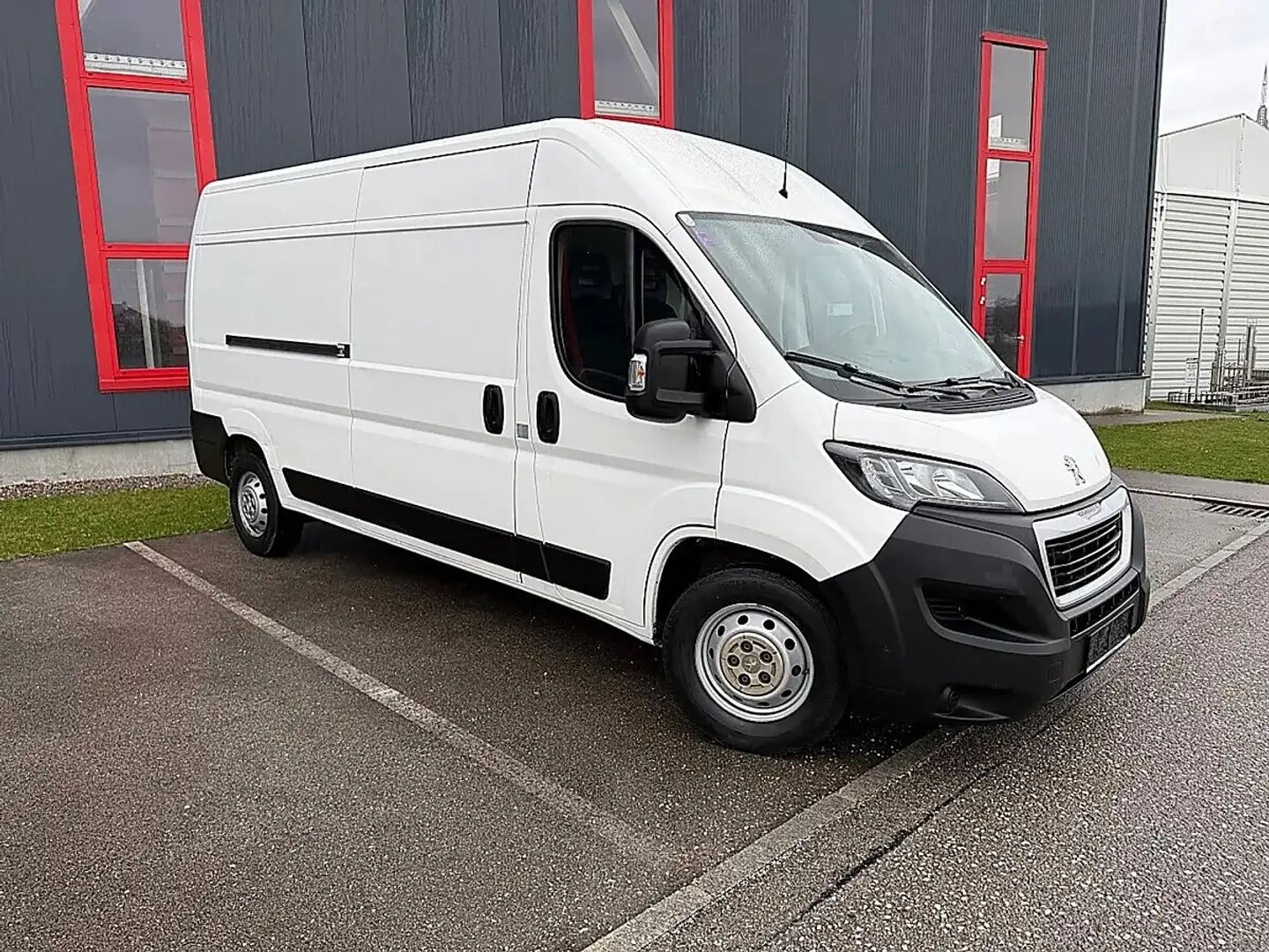 Peugeot Boxer 35 L3H2 BlueHDi 165 S&S Weiß - 2