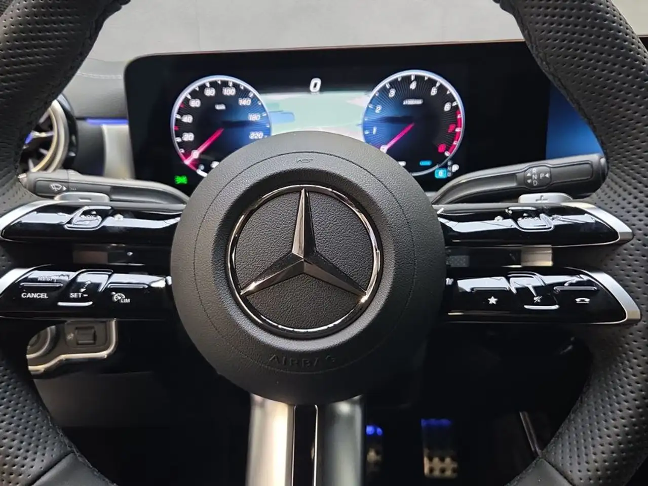 Mercedes-Benz CLA 180 CLA 11