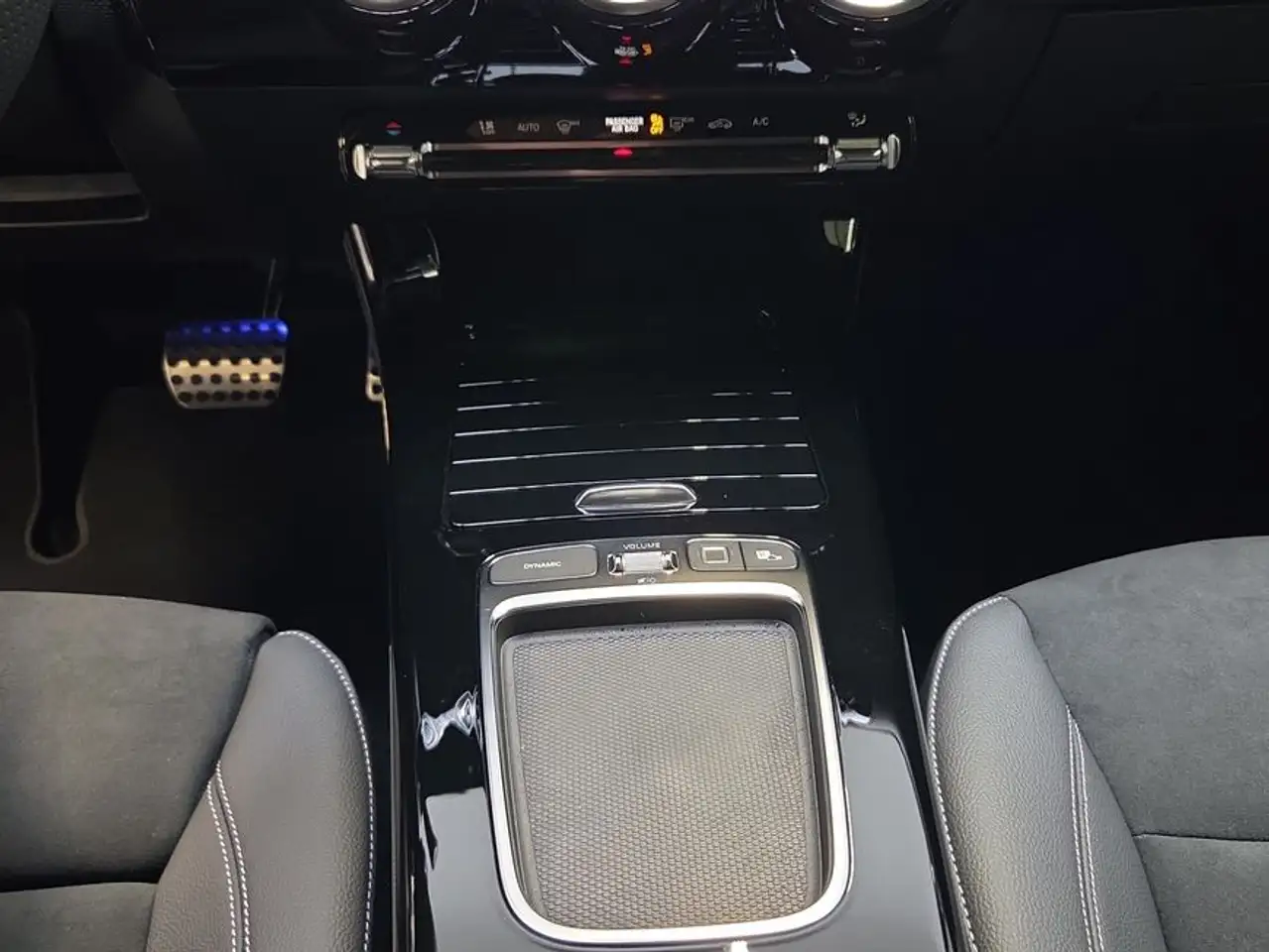 Mercedes-Benz CLA 180 CLA 14