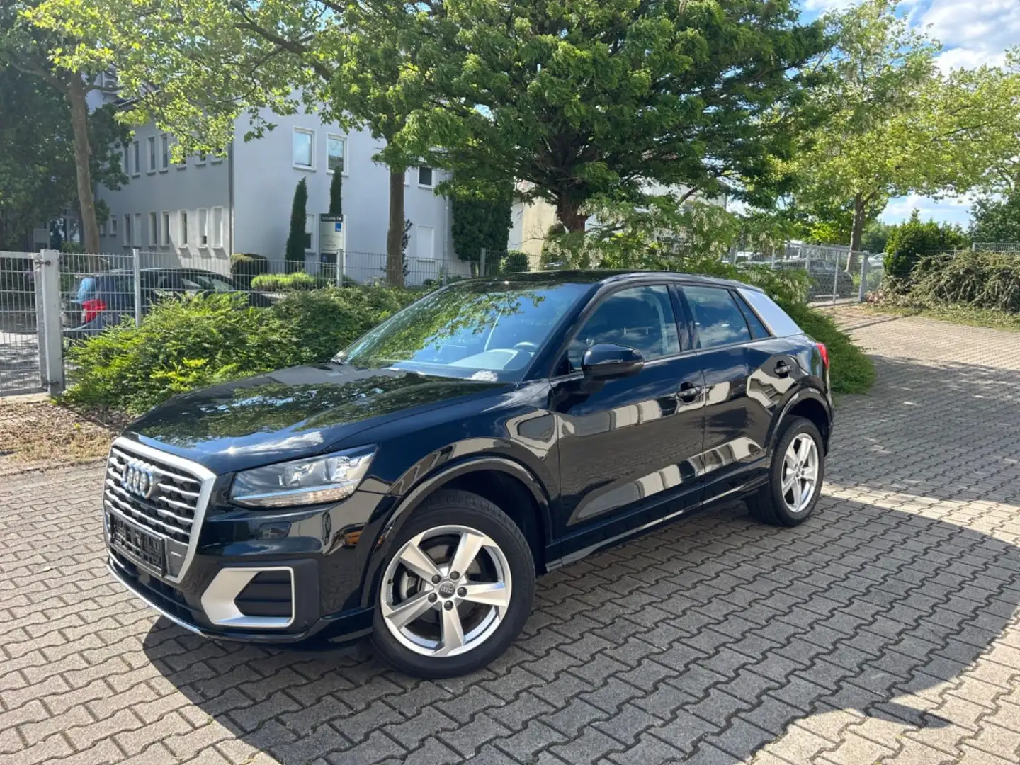 Audi Q2 30 TFSI Sport Noir - 1