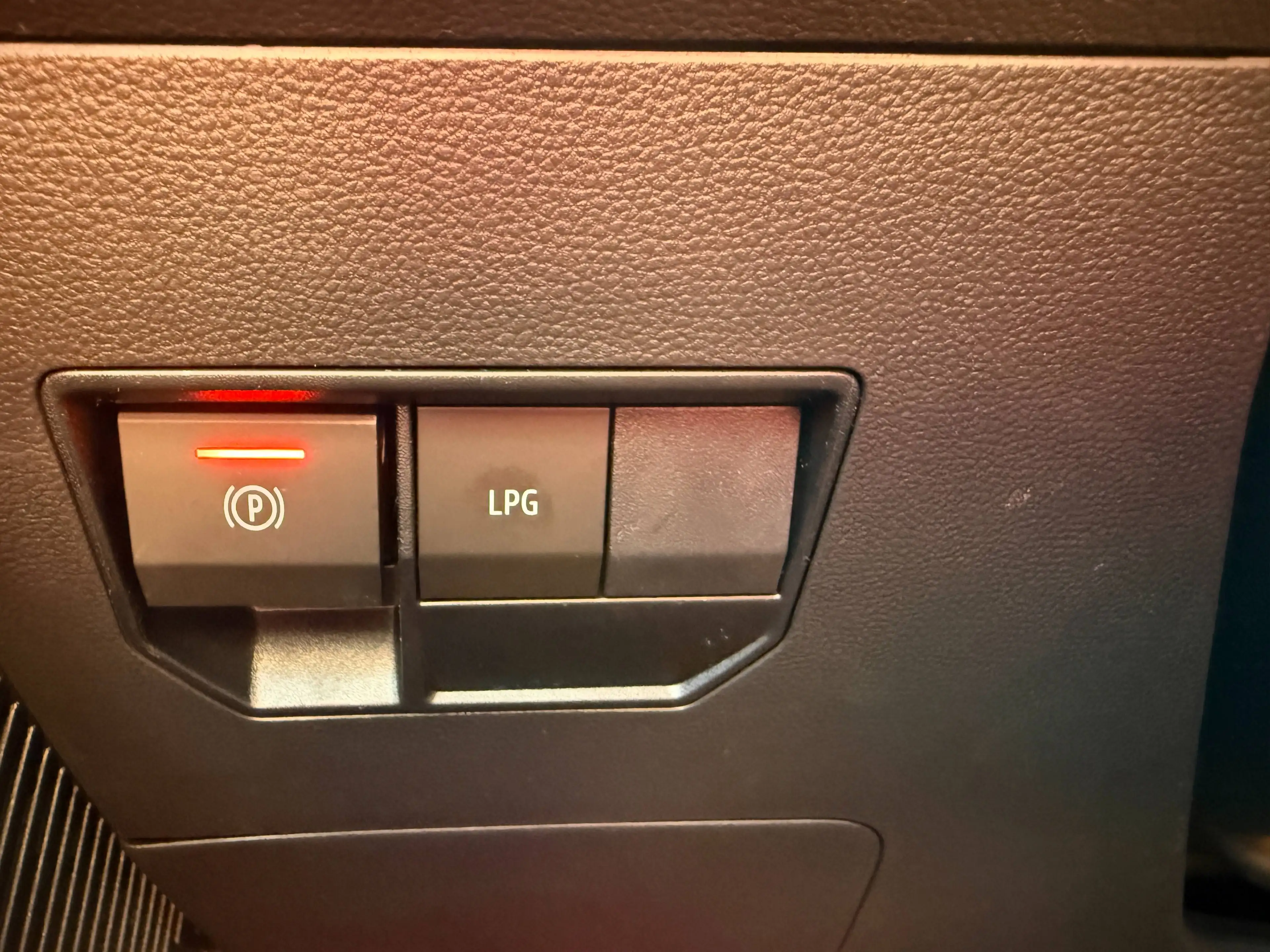 Dacia Bigster LPG 140 Expression — photo 12
