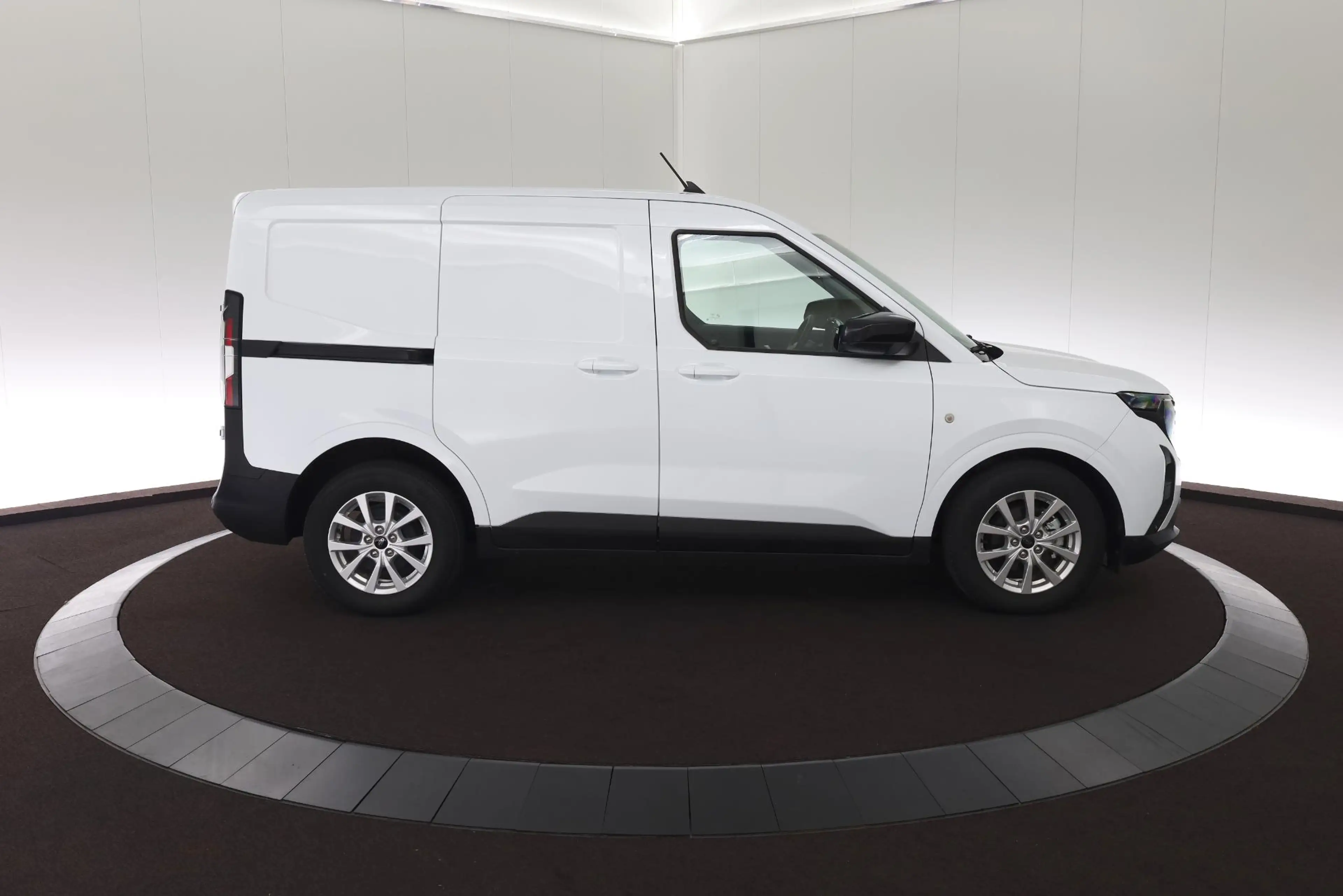Ford Transit Courier 1.5 EcoBlue Limited -BPM vrij/Trekhaak/Navi- — photo 6