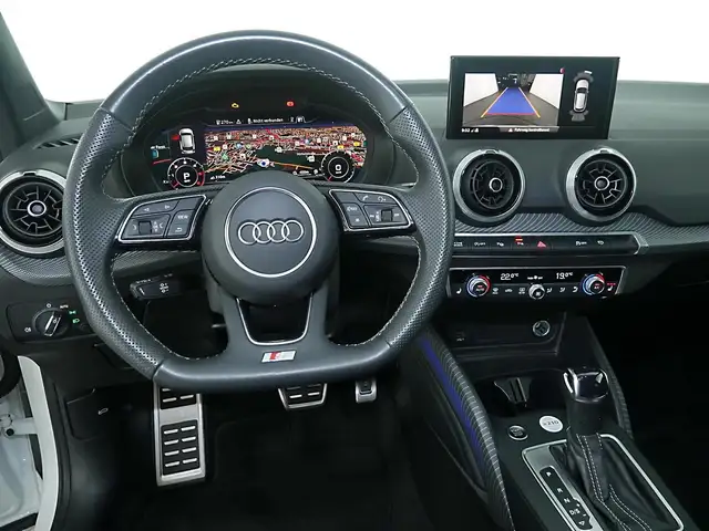 Audi Q2 view 5