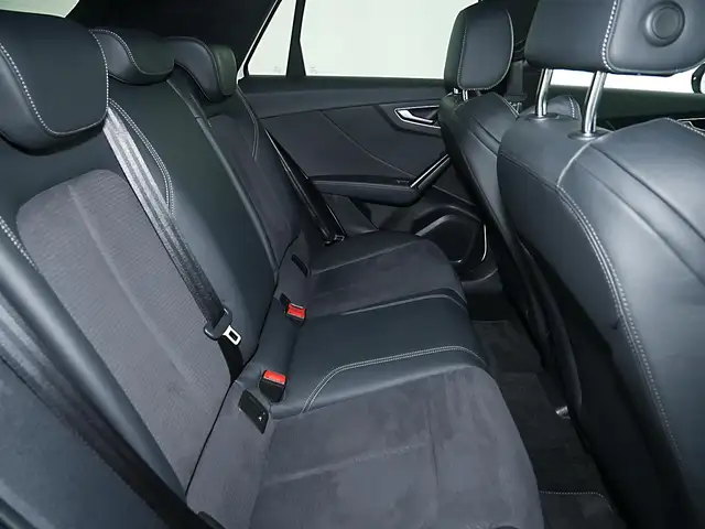 Audi Q2 view 7