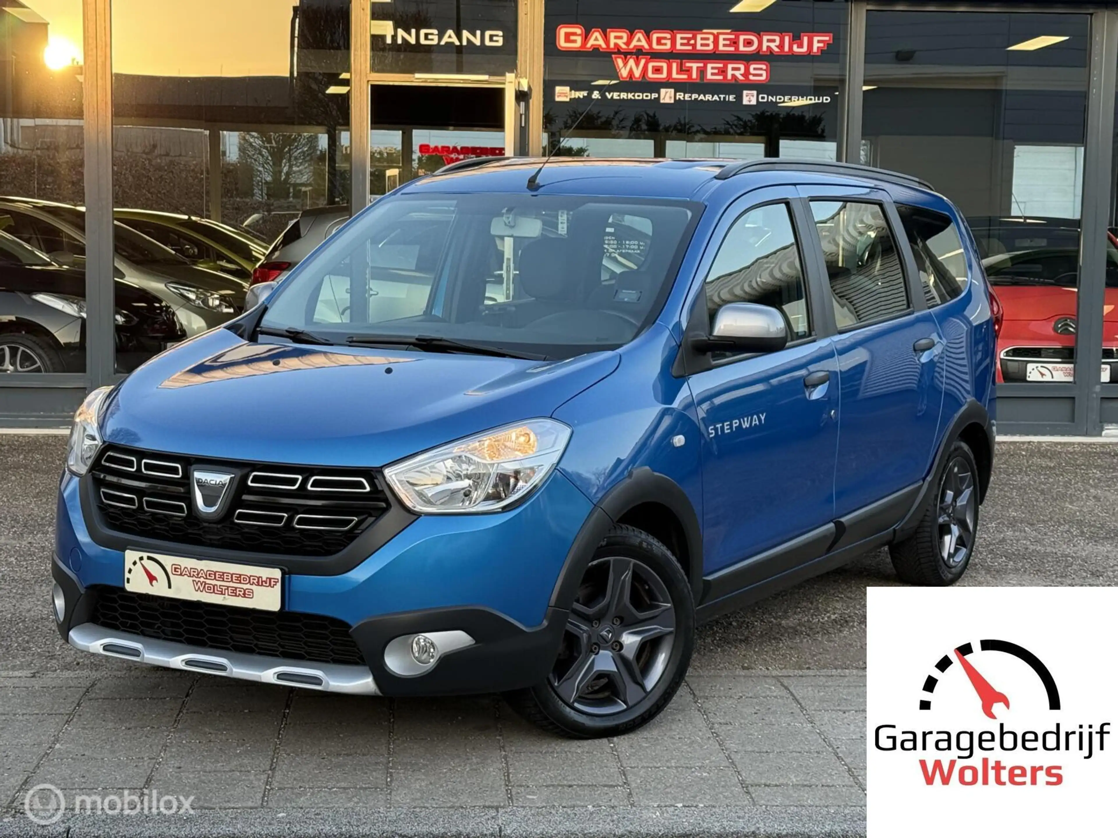 Dacia Lodgy 1.2 TCe Stepway CRUISE NAVI CAMERA PARK.SENS.