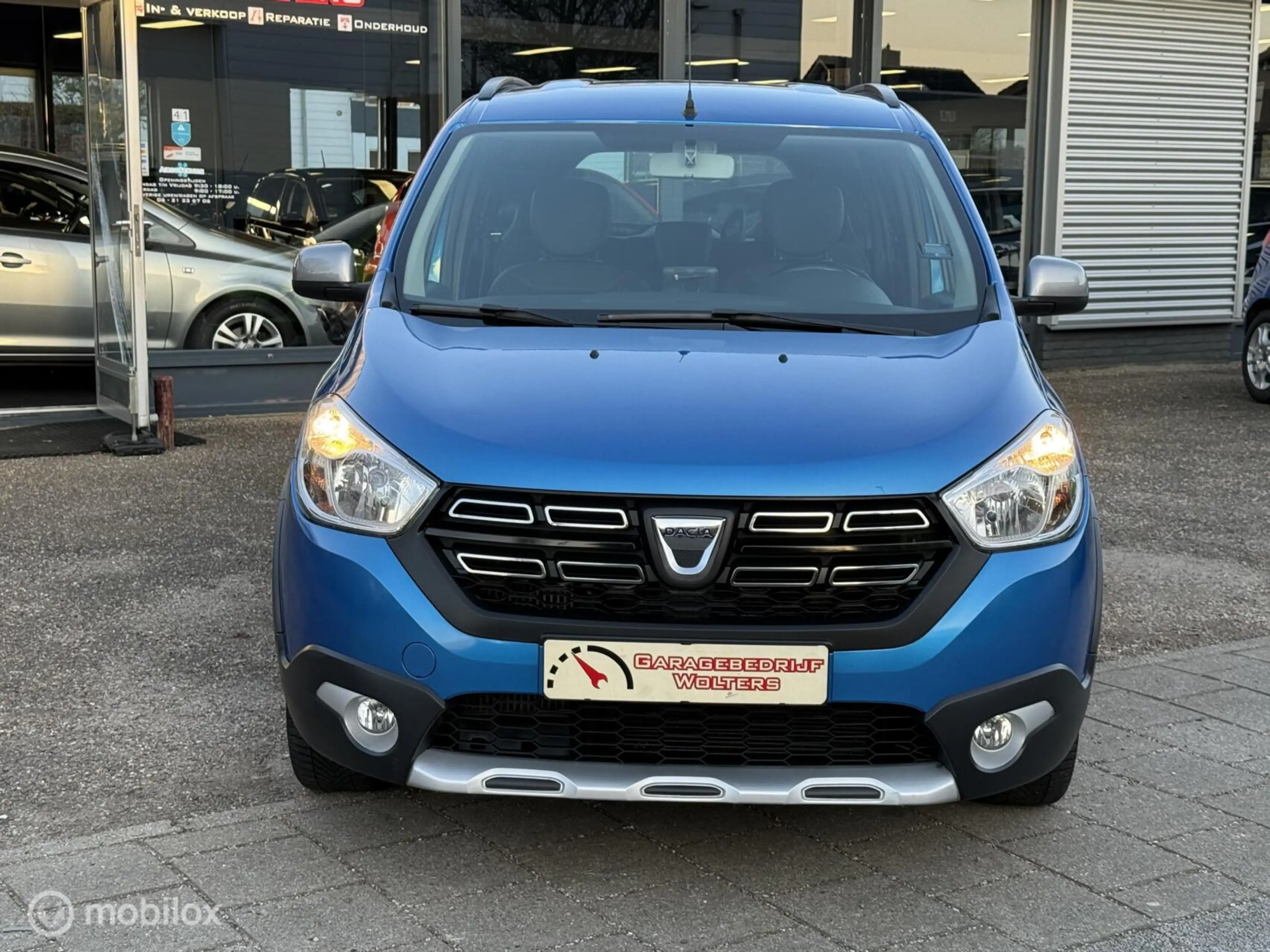Dacia Lodgy 1.2 TCe Stepway CRUISE NAVI CAMERA PARK.SENS. — photo 7
