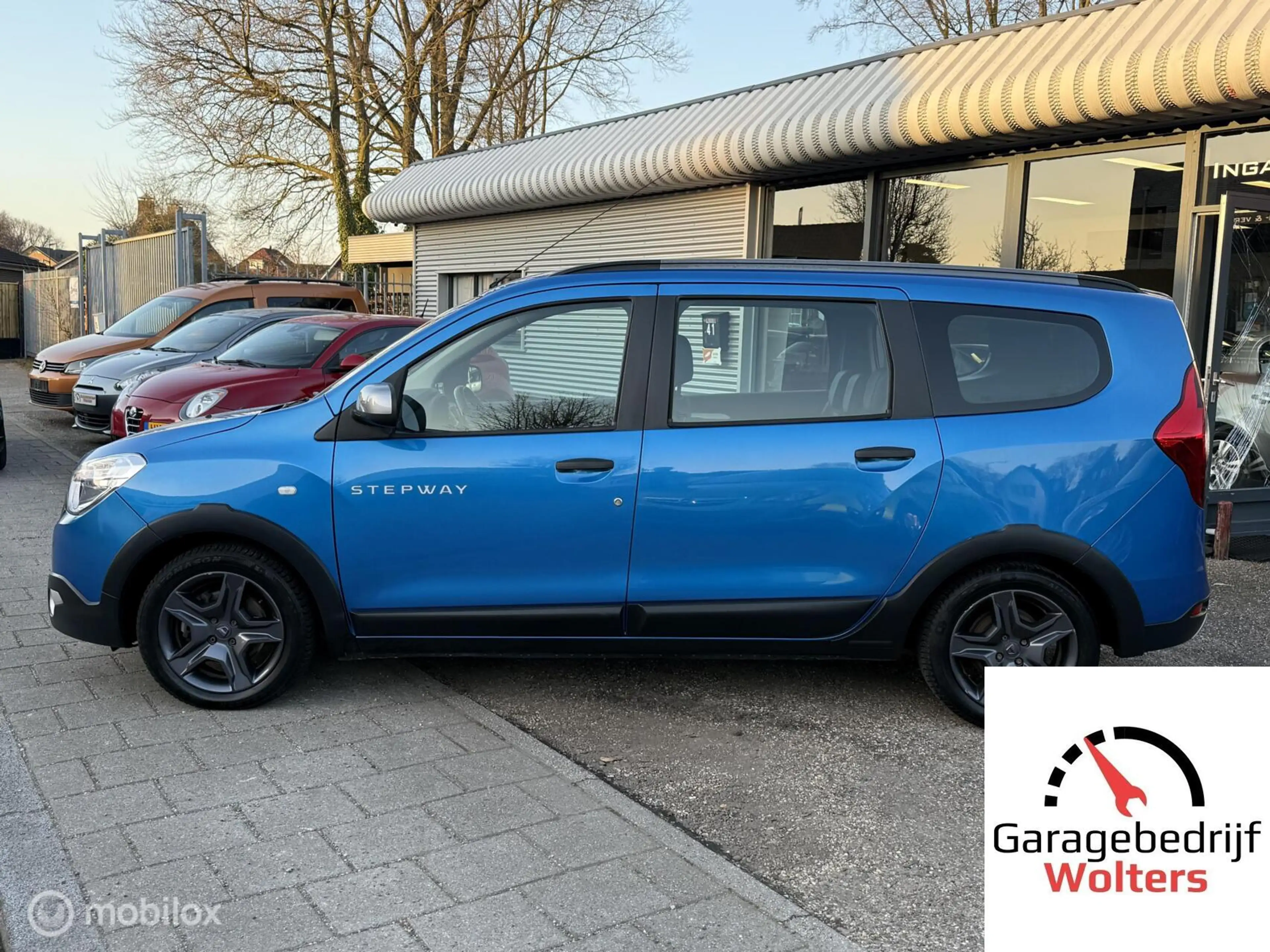 Dacia Lodgy 1.2 TCe Stepway CRUISE NAVI CAMERA PARK.SENS. — photo 2